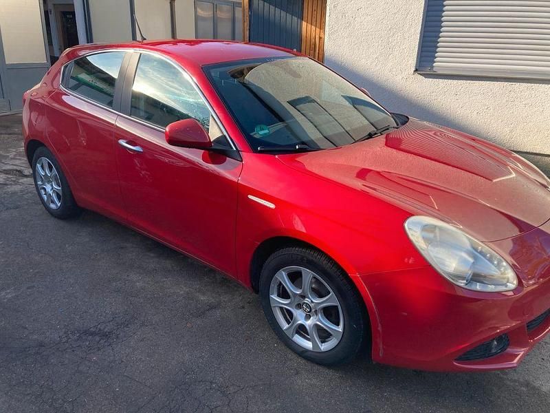 Gebraucht Alfa Romeo Giulietta Turismo 105 PS (77 kW) 2010 Rot Limousine