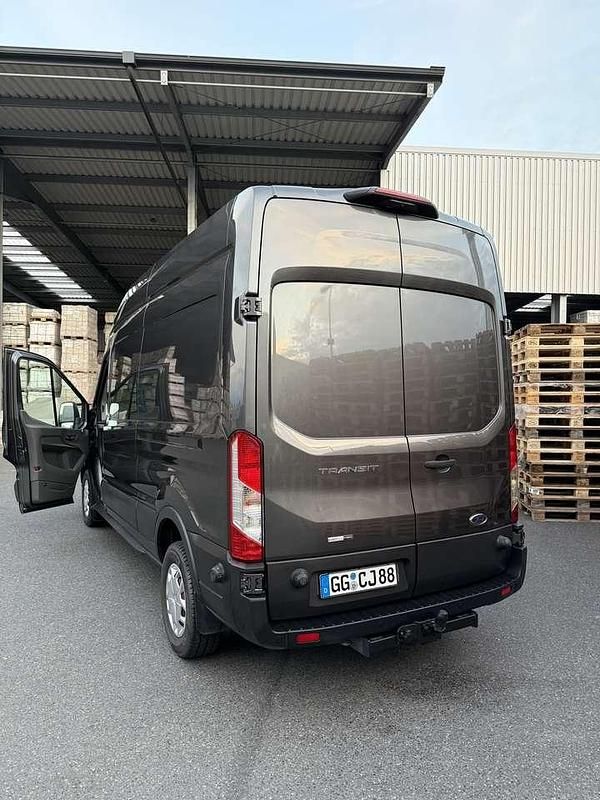 Gebraucht Ford Transit Trend 131 PS (96 kW) 2020 Grau Van