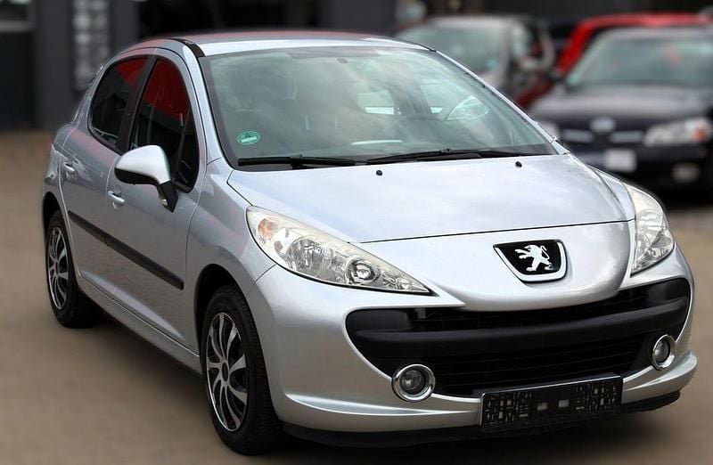 Grau Gebraucht 2008 Peugeot 207 Sport Limousine | 1.990 € (Guter Preis) - Bild 1/4