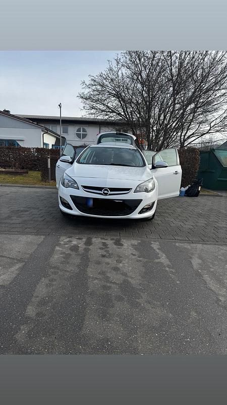 Gebraucht Opel Astra 120 PS (88 kW) 2014 Weiß Limousine