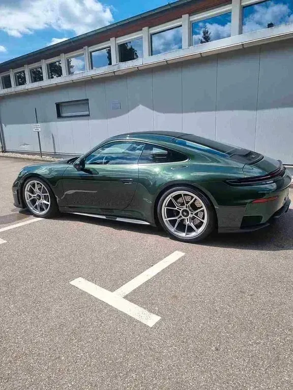 Gebraucht Porsche 992 510 PS (375 kW) 2025 Grün