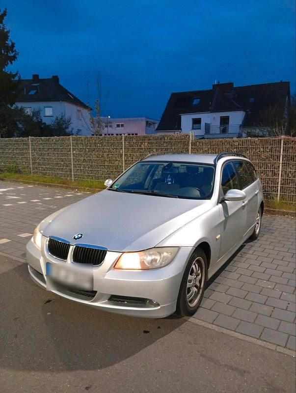 Gebraucht BMW 320 150 PS (110 kW) 2007 Silber Kombi