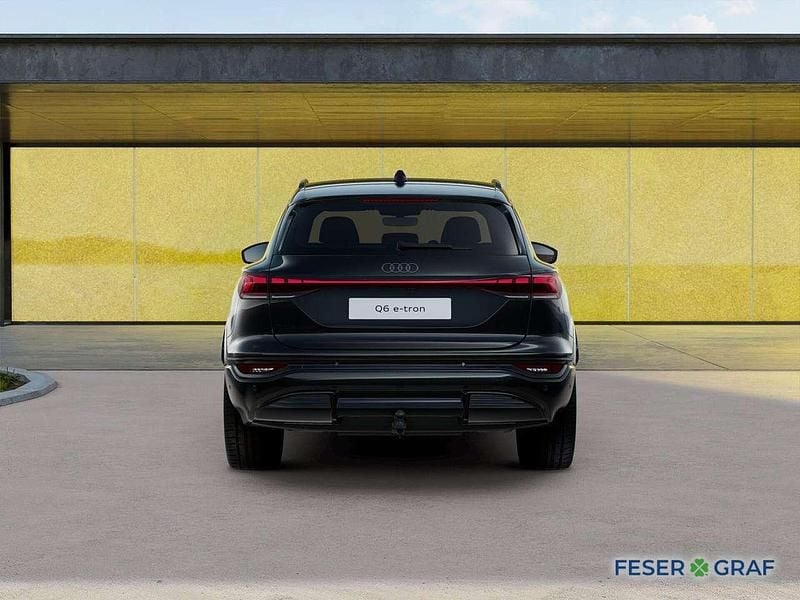 Neu Audi Q6 e-tron Ambiente 225 kW (306 PS) 2026 Mythosschwarz metallic SUV