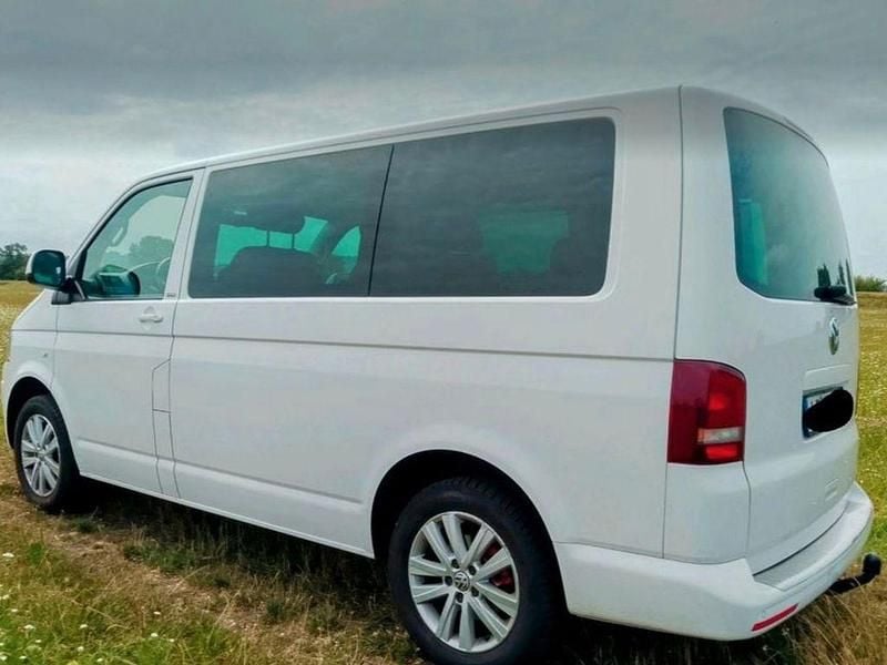 Gebraucht VW Multivan 179 PS (131 kW) 2013 Weiß Van / Kleinbus