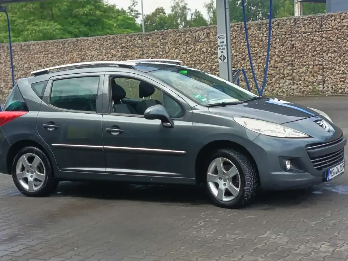 Gebraucht Peugeot 207 Premium 120 PS (88 kW) 2009 Silber Kombi
