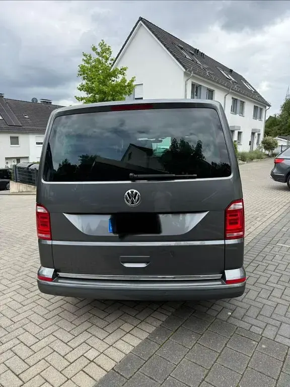 Gebraucht VW Multivan 204 PS (150 kW) 2016 Grau Van / Kleinbus