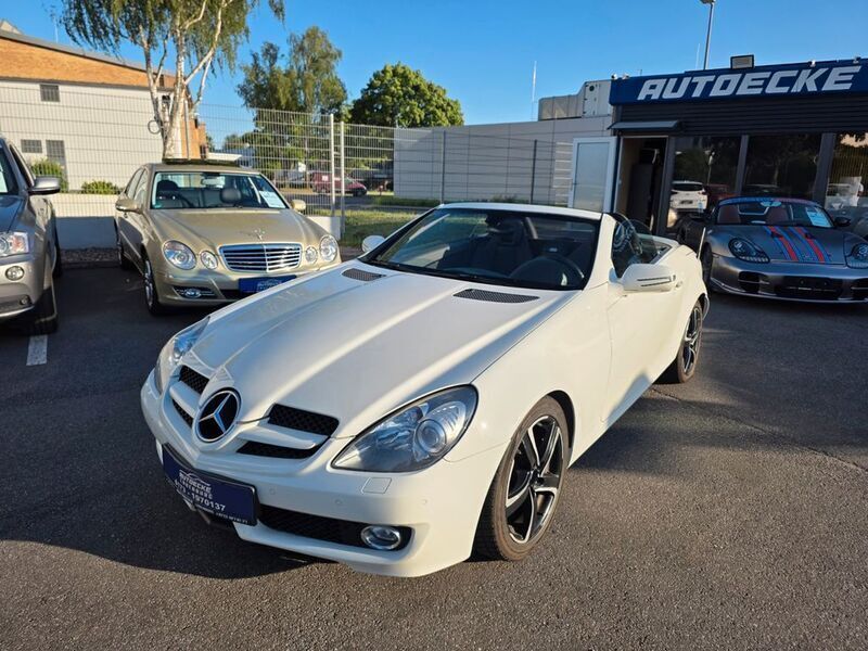 Weiß Gebraucht 2009 Mercedes SLK350 AMG Cabrio | 10.999 € (Teuer) - Bild 1/4