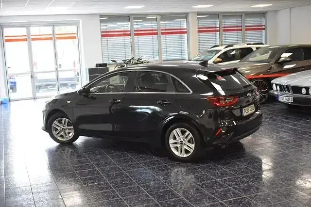 Gebraucht Kia Ceed Vision 136 PS (100 kW) 2019 Zilinaschwarz Kleinwagen