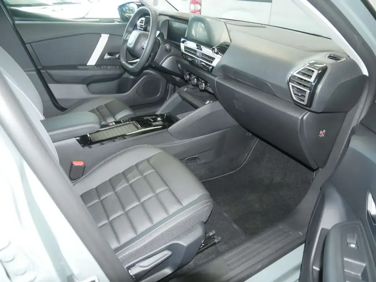 Neu Citroën e-C4 114 kW (156 PS) 2026 Khaki grau Limousine