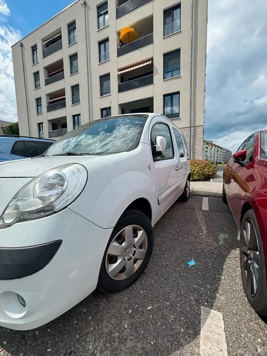 Gebraucht Renault Kangoo 66 PS (48 kW) 2011 Weiß Van / Kleinbus