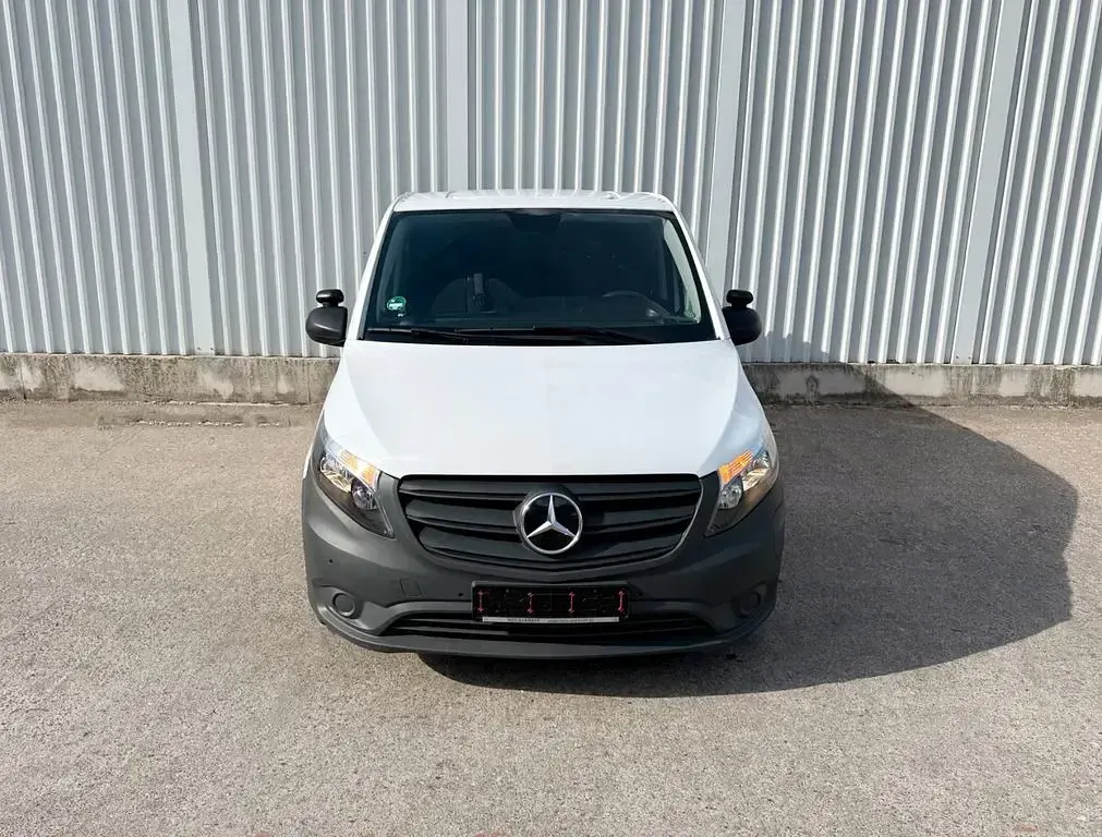 Gebraucht Mercedes e-Vito 85 kW (116 PS) 2023 Weiß Van