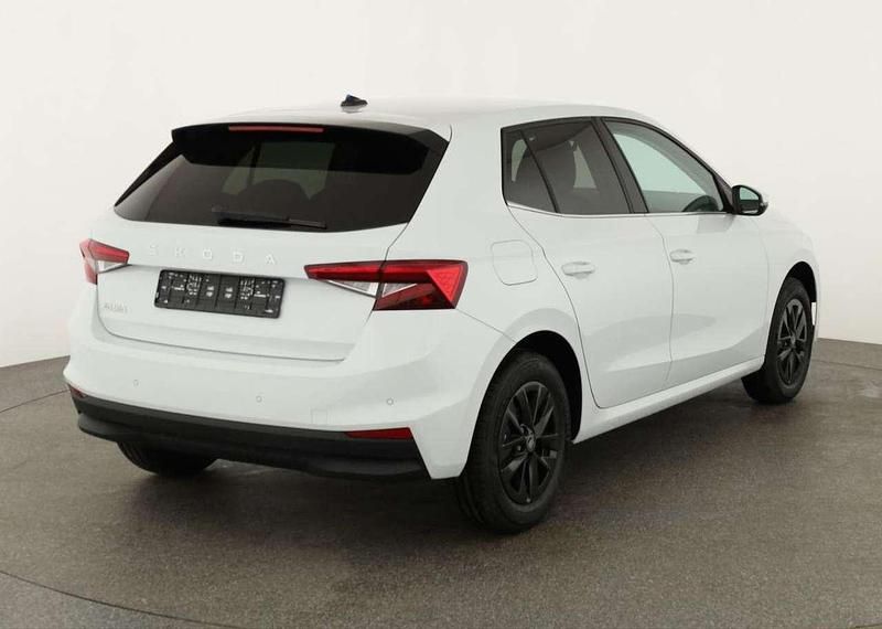 Neu Skoda Fabia Selection 116 PS (85 kW) 2025 Moon white metallic Limousine