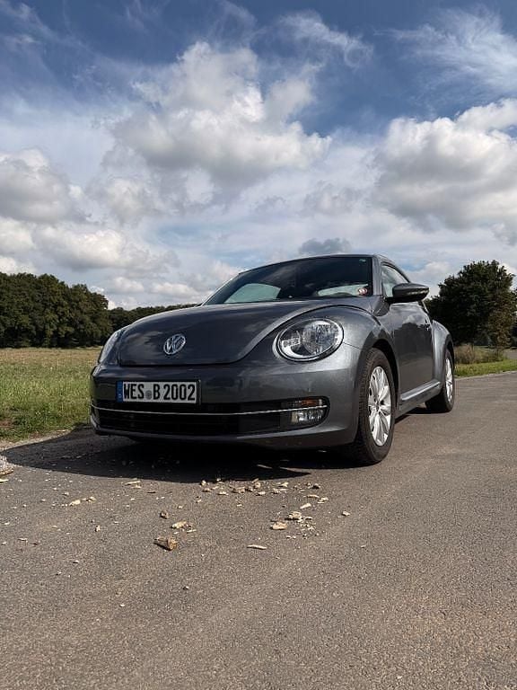 Grau Gebraucht 2016 VW Beetle Limousine | 13.199 € (Fairer Preis) - Bild 1/4