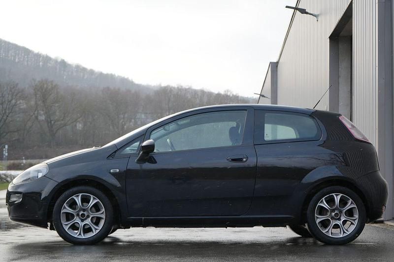 Gebraucht Fiat Punto Lounge 84 PS (61 kW) 2015 Schwarz Kleinwagen