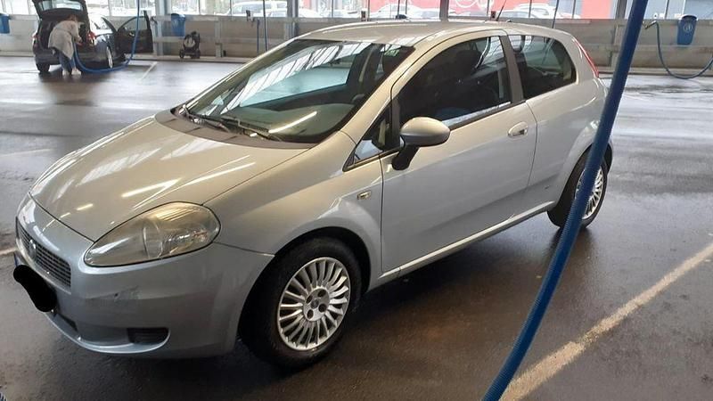 Gebraucht Fiat Grande Punto Active 77 PS (56 kW) 2007 Silber Kleinwagen