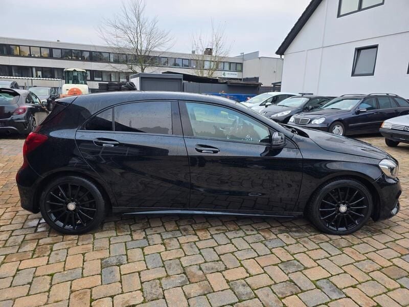 Gebraucht Mercedes A200 AMG line 136 PS (100 kW) 2016 Schwarz Limousine