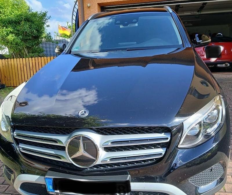 Gebraucht Mercedes GLC220 170 PS (125 kW) 2019 Schwarz SUV