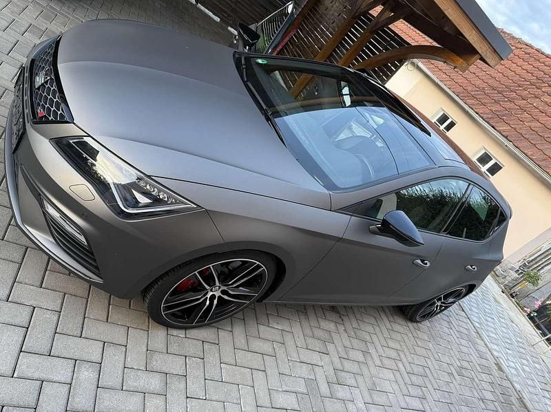 Grau Gebraucht 2017 Cupra Leon Limousine | 19.000 € (Fairer Preis) - Bild 1/4