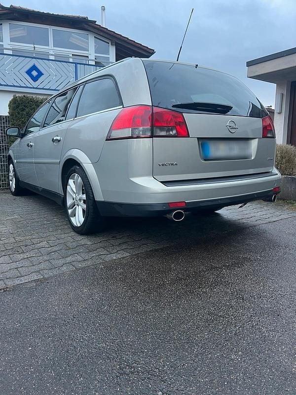 Gebraucht Opel Vectra 147 PS (108 kW) 2008 Grau Kombi