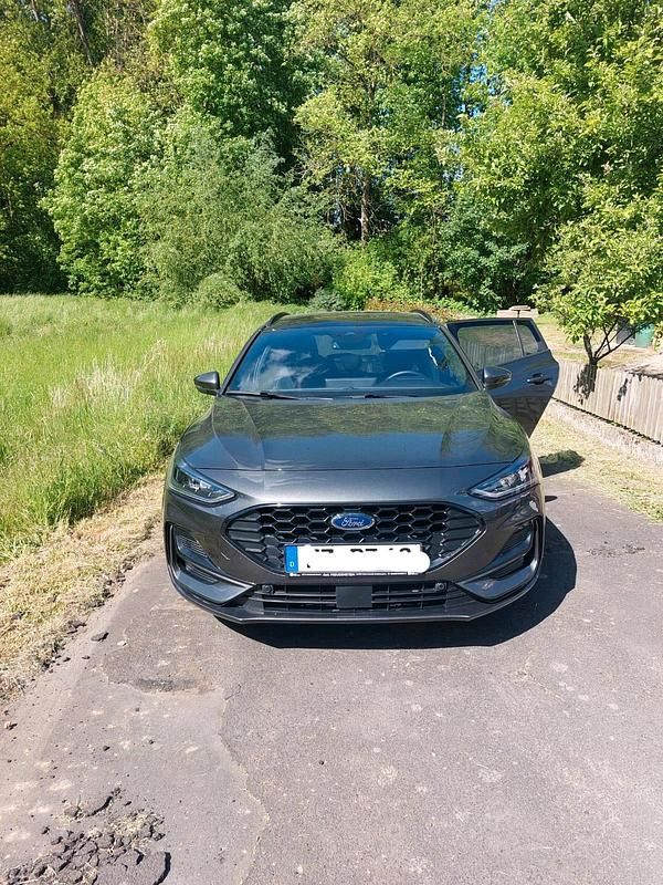 Gebraucht Ford Focus ST-Line 116 PS (85 kW) 2024 Grau Kombi