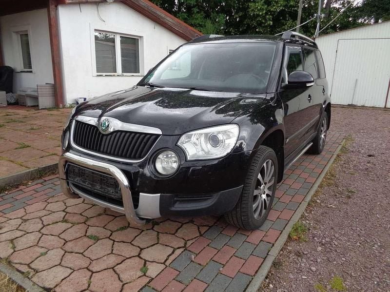 Schwarz Gebraucht 2012 Skoda Yeti Ambition SUV | 3.990 € (Fairer Preis) - Bild 1/4