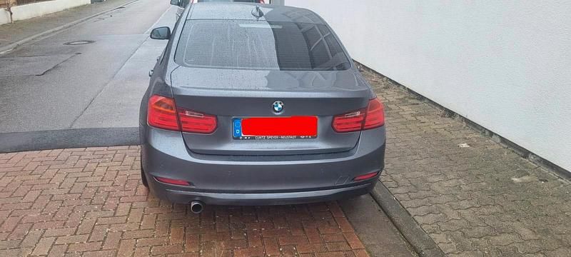 Gebraucht BMW 316 116 PS (85 kW) 2013 Grau Limousine