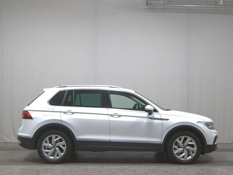 Weiss Gebraucht 2022 VW Tiguan Elegance SUV | 23.980 € (Superpreis) - Bild 1/4