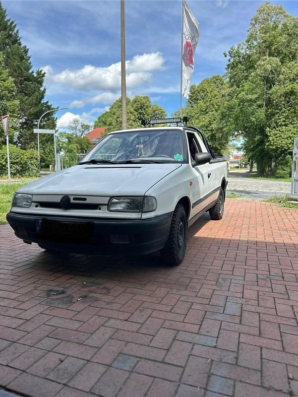 Weiß Gebraucht 2000 Skoda Pick-up Abholung | 4.500 € - Bild 1/1