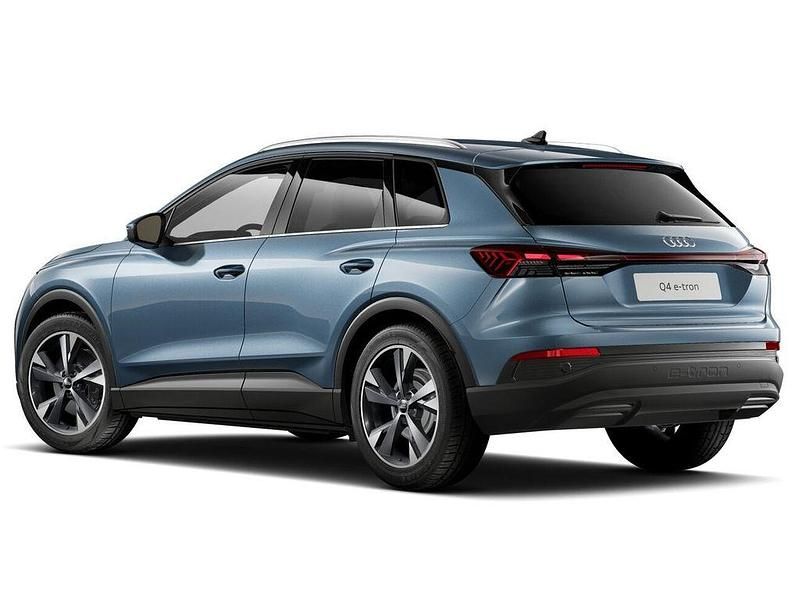 Gebraucht Audi Q4 e-tron Ambiente 150 kW (204 PS) 2025 Geysirblau metallic SUV