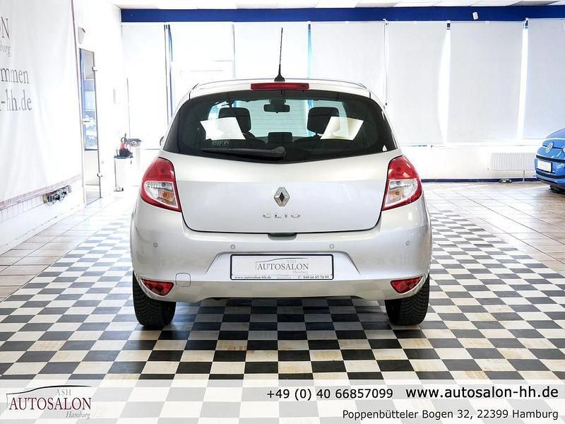 Gebraucht Renault Clio III 111 PS (81 kW) 2011 Silber Limousine