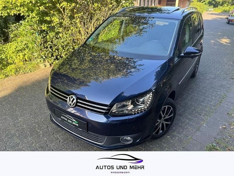 Blau Gebraucht 2015 VW Touran Highline Van / Kleinbus | 10.999 € (Guter Preis) - Bild 1/4