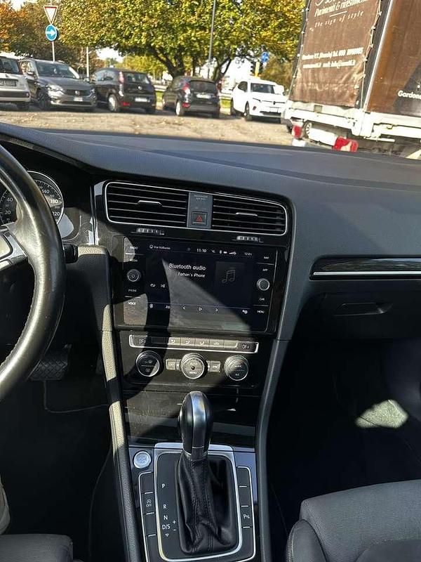 Gebraucht VW Golf VII Executive 110 PS (80 kW) 2017 Kleinwagen