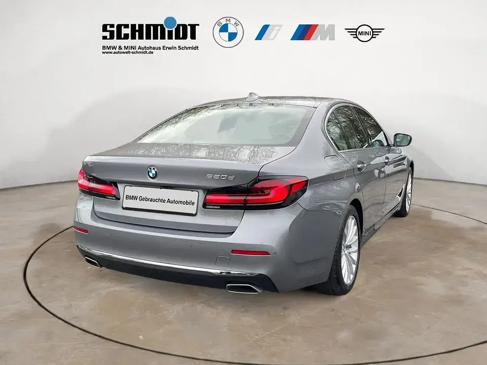 Gebraucht BMW 520 Luxury Line 190 PS (139 kW) 2023 Grau Limousine