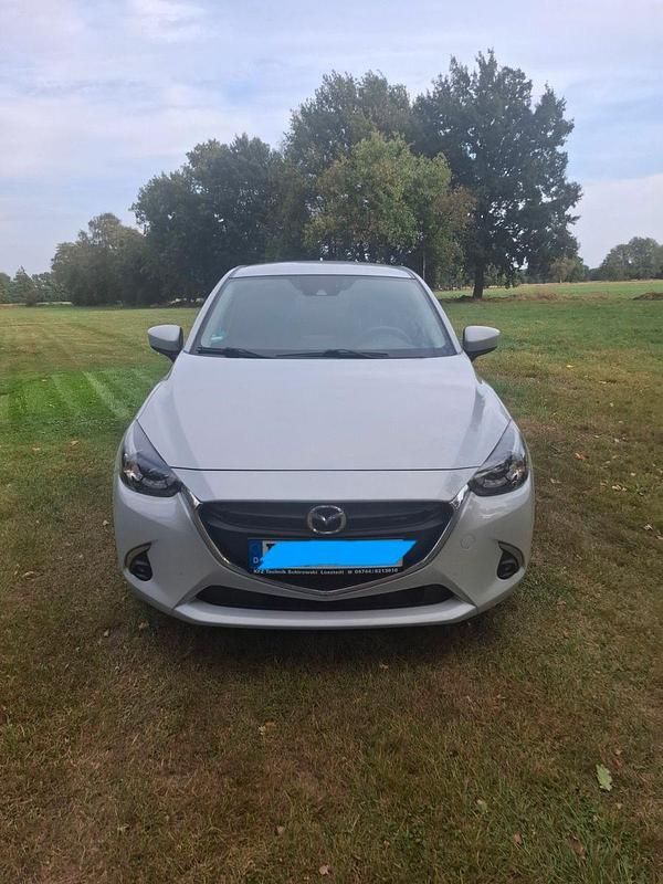 Weiß Gebraucht 2019 Mazda 2 Kizoku Kleinwagen | 10.200 € (Superpreis) - Bild 1/4
