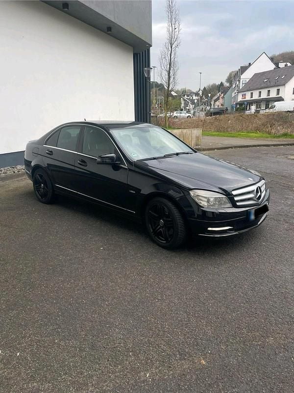 Gebraucht Mercedes C350 265 PS (194 kW) 2010 Schwarz Limousine