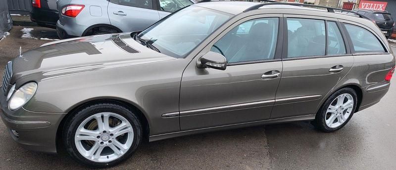 Gebraucht Mercedes E200 Avantgarde 184 PS (135 kW) 2009 Andere farben Kombi