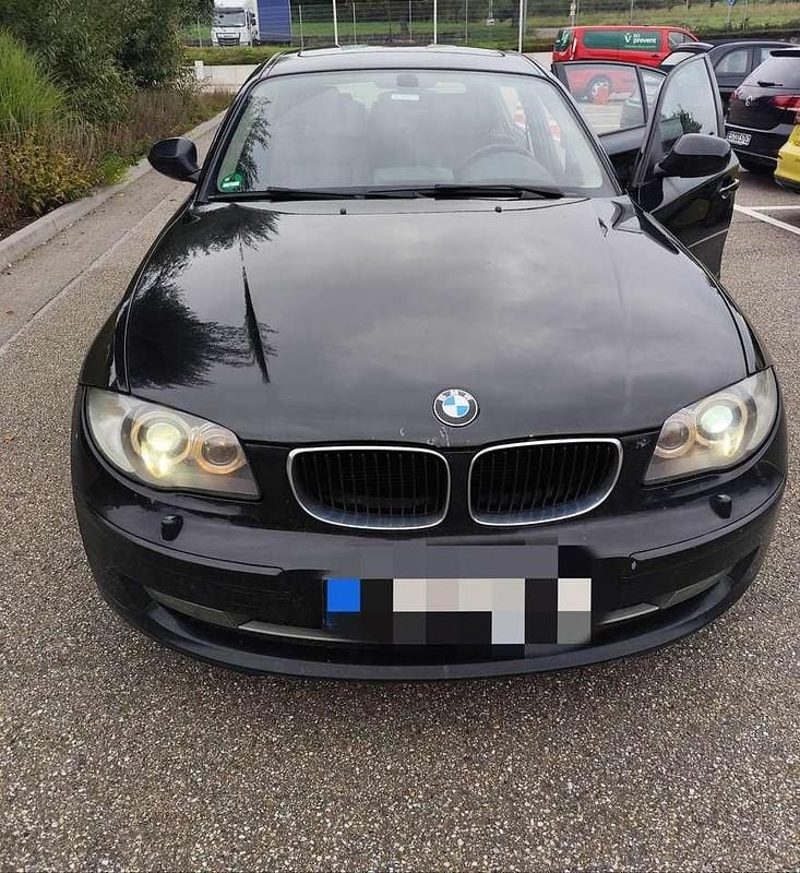 Schwarz Gebraucht 2010 BMW 120 Kleinwagen | 3.000 € (Guter Preis) - Bild 1/4