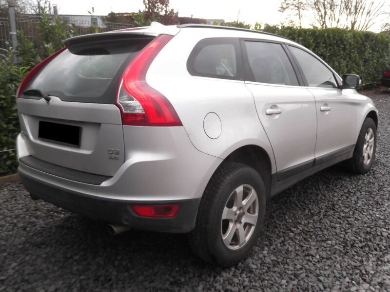 Verkauft Volvo XC60 D3 AWD Automatik N., gebraucht 2011, 148.304 km in Zemmer