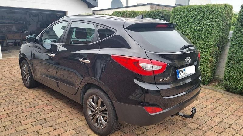 Schwarz Gebraucht 2014 Hyundai ix35 SUV | 11.800 € (Etwas zu teuer) - Bild 1/4