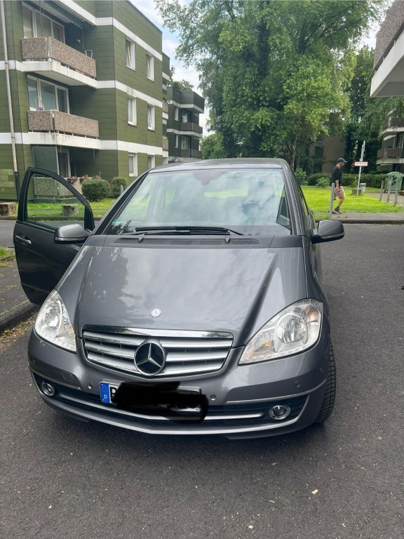 Grau Gebraucht 2008 Mercedes A150 Van / Kleinbus | 3.000 € (Fairer Preis) - Bild 1/4