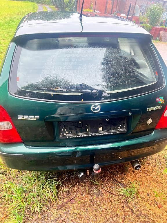 Gebraucht Mazda 323F Comfort 73 PS (53 kW) 1999 Grün Limousine