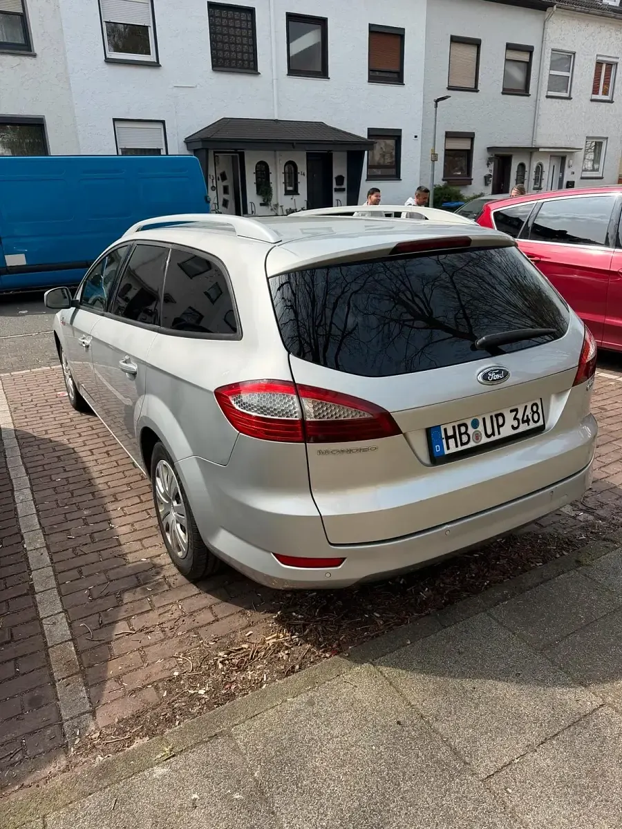 Gebraucht Ford Mondeo 115 PS (84 kW) 2010 Silber Kombi