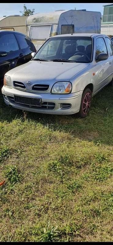 Grau Gebraucht 2002 Nissan Micra Kleinwagen | 500 € (Superpreis) - Bild 1/4