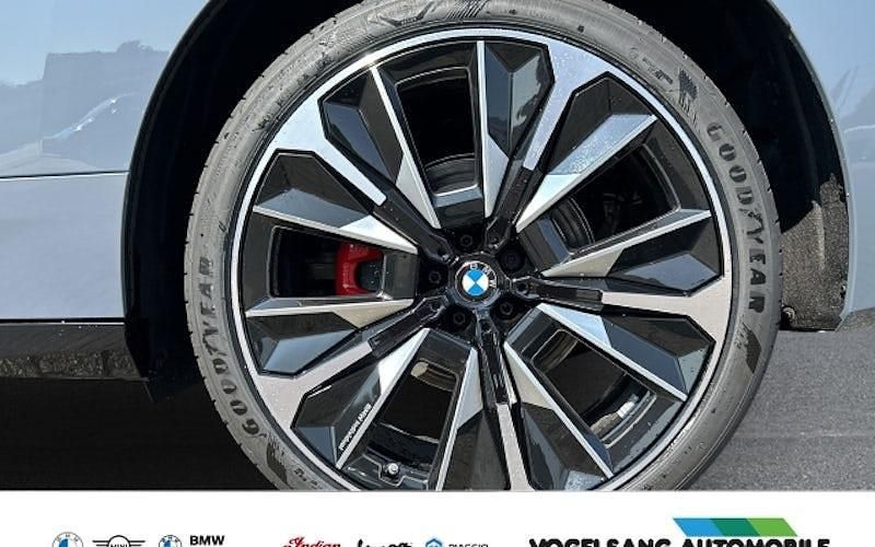 Gebraucht BMW iX M Sport 400 kW (544 PS) 2025 Bmw individual storm bay metal SUV