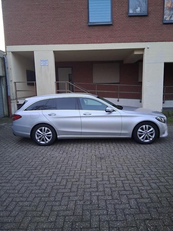 Gebraucht Mercedes C200 150 PS (110 kW) 2018 Silber Kombi
