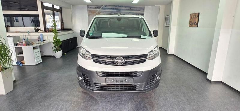 Gebraucht Opel Vivaro 122 PS (89 kW) 2020 Weiß Van / Kleinbus