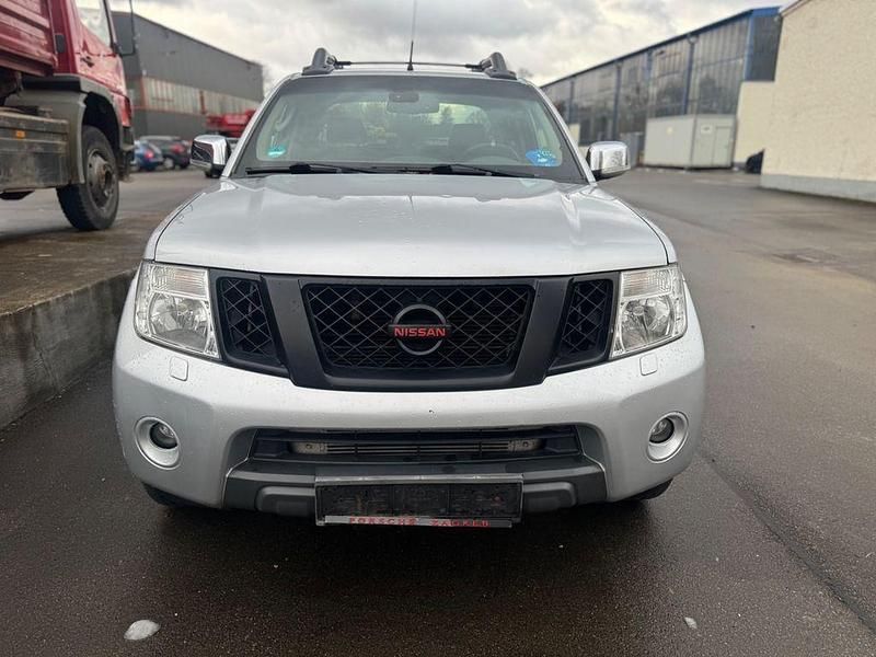 Gebraucht Nissan Navara 231 PS (169 kW) 2011 Silber Abholung