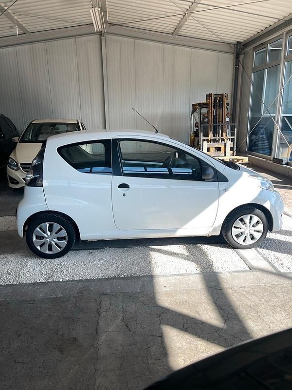 Gebraucht Citroën C1 68 PS (50 kW) 2011 Weiß Kleinwagen