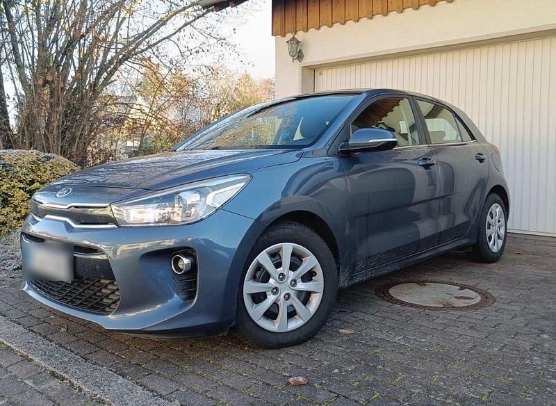 Blau Gebraucht 2020 Kia Rio Vision Limousine | 11.490 € (Guter Preis) - Bild 1/4