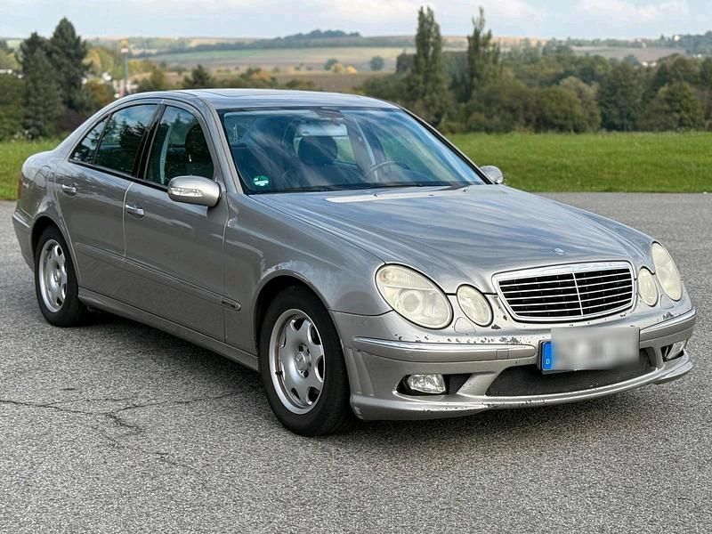 Gebraucht Mercedes E240 Avantgarde 177 PS (130 kW) 2002 Grau Limousine